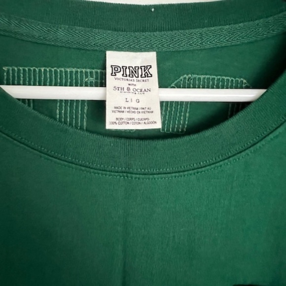 *LIKE NEW* Green NDSU Pullover with Gold Sequins - Picture 3 of 3